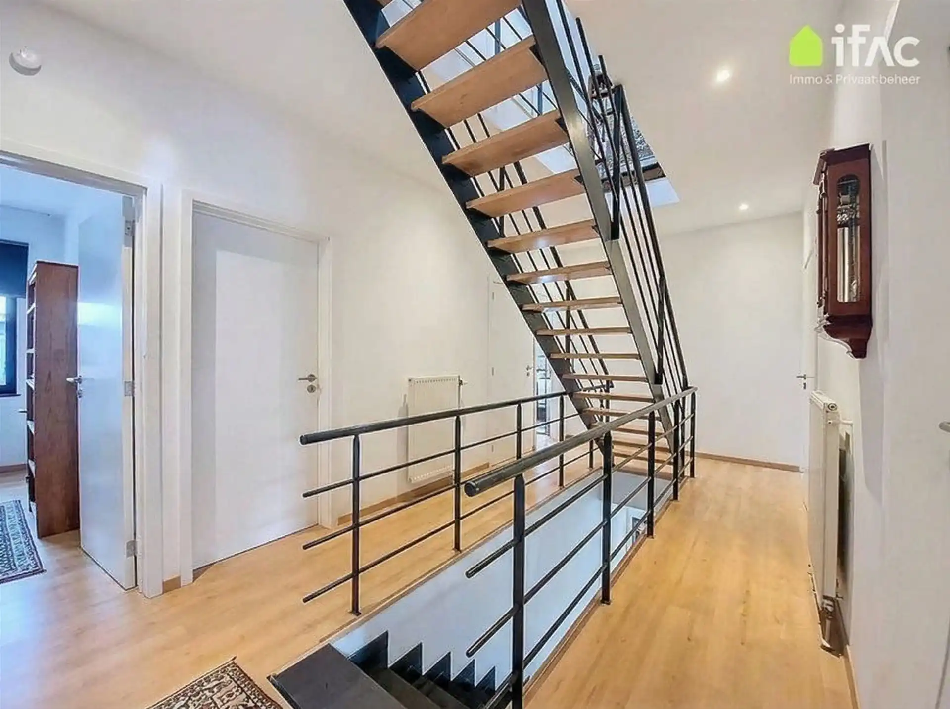 Ruime villa 6 slpks, 2 bureaus, 5 badkamers op +/-17are foto 16