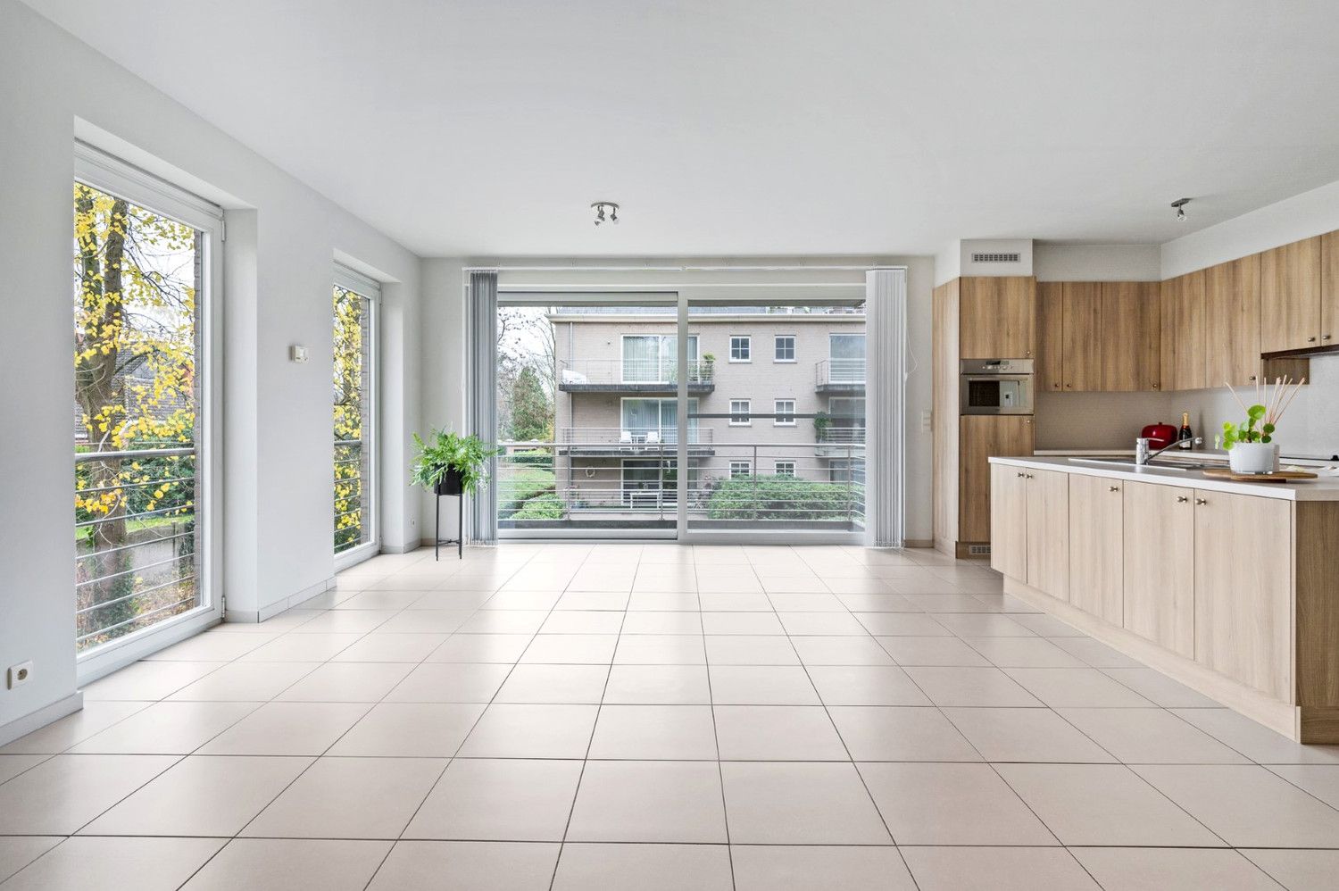 RUIM APP. IN PARKDOMEIN MET 3 SLK, 2 BADK. EN TERRAS! foto 6