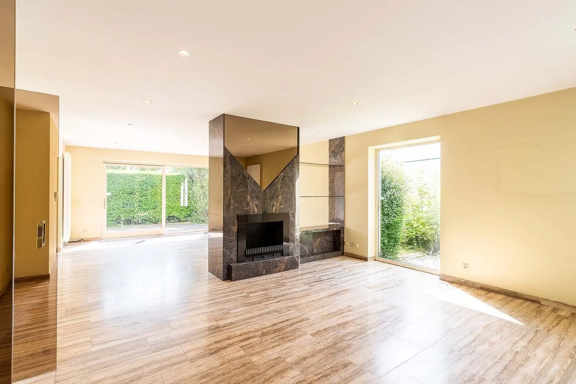 Vrijstaande ruime woning in Hove met 5 slaapkamers foto 4