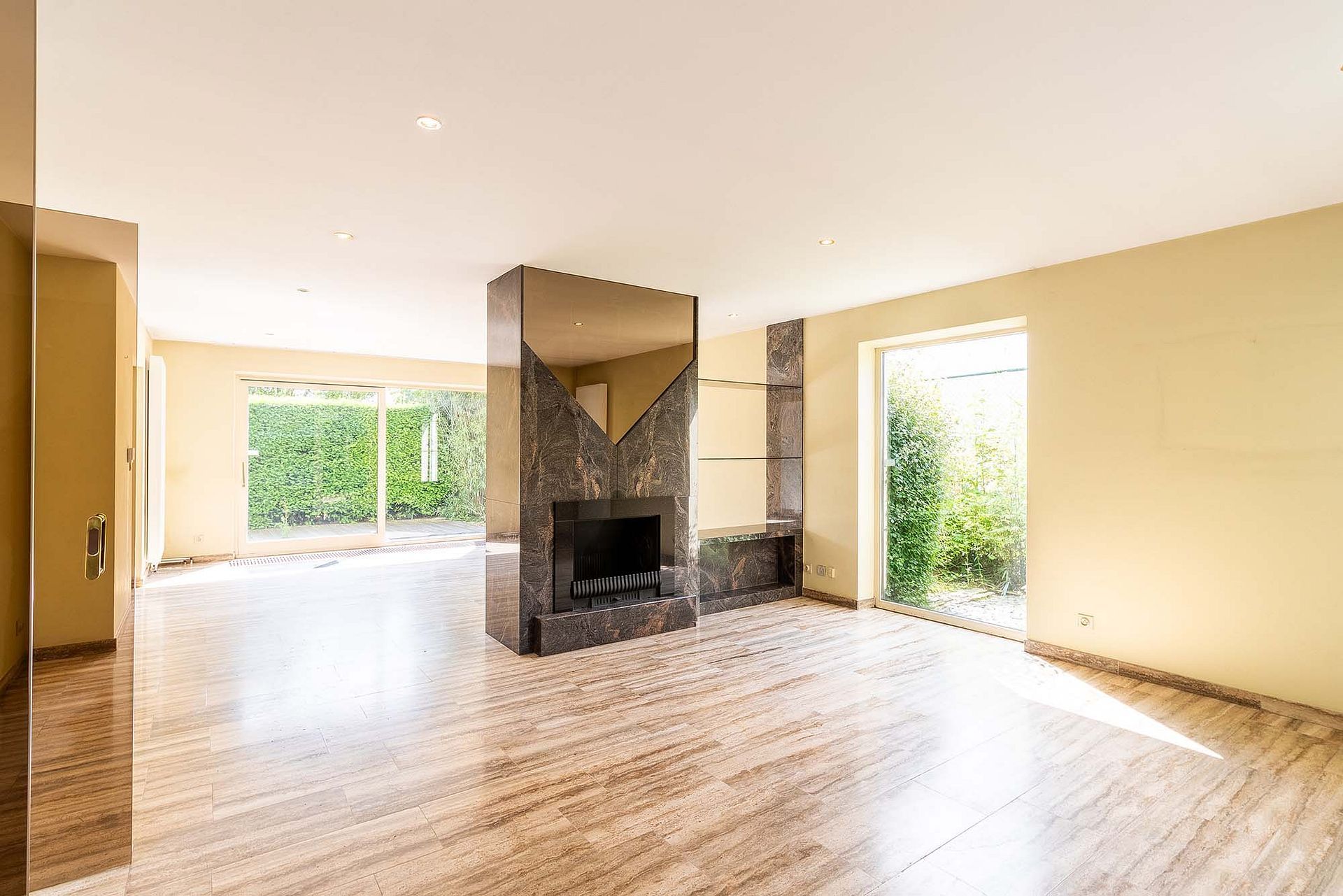 Vrijstaande ruime woning in Hove met 5 slaapkamers foto 4