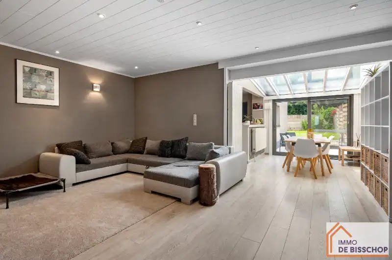 Instapklare woning met 3 slaapkamers, tuin en garage foto 3