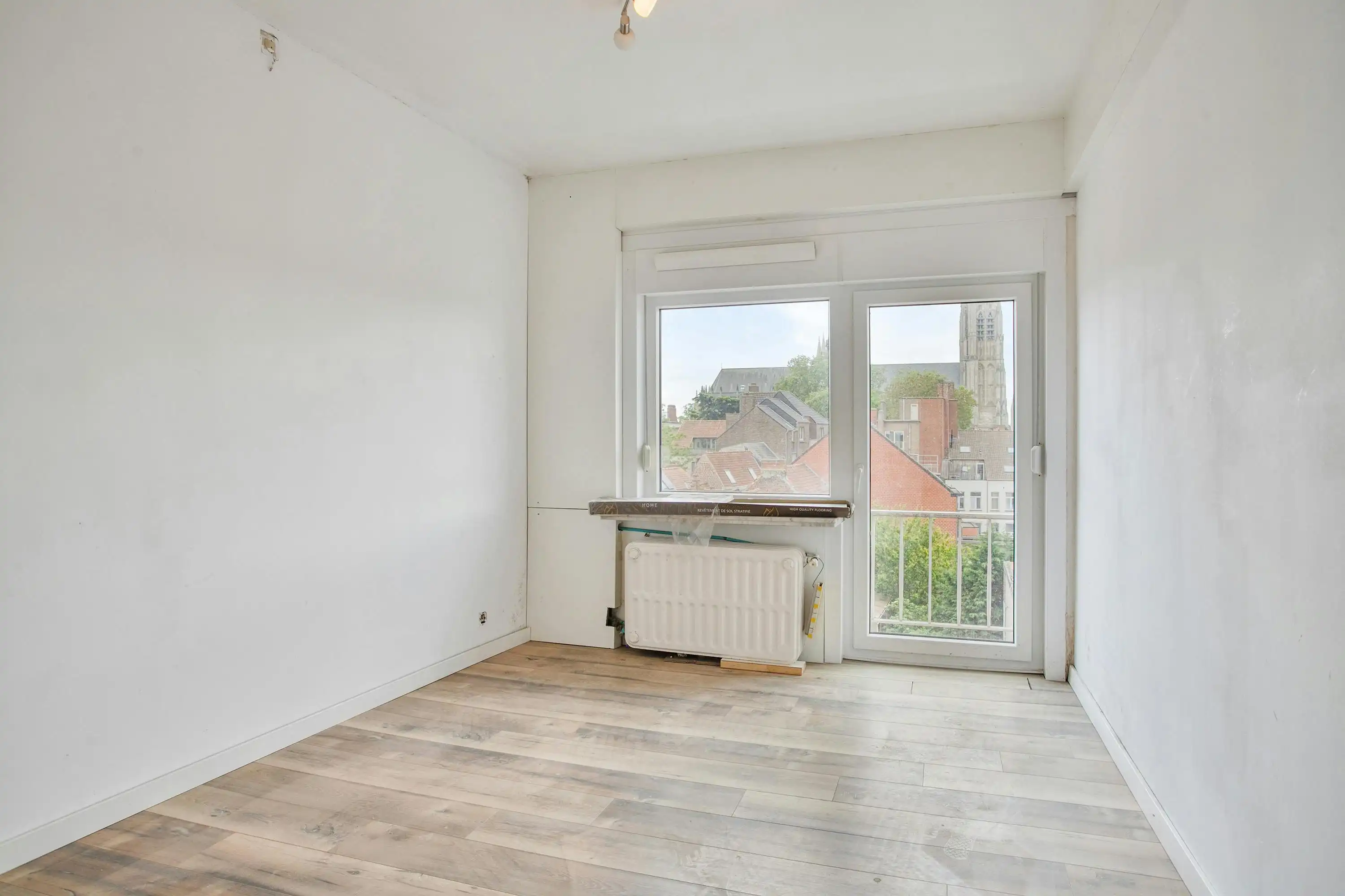 Op te frissen appartement met 2 slaapkamers in Ieper foto 11