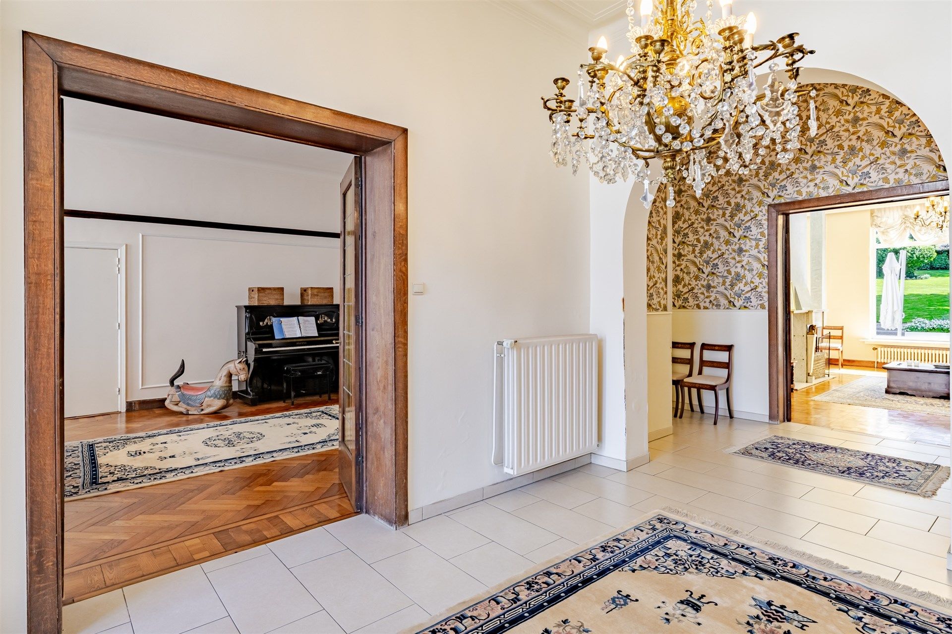 Exclusief herenhuis in neoclassicistische stijl met prachtige tuin foto 15