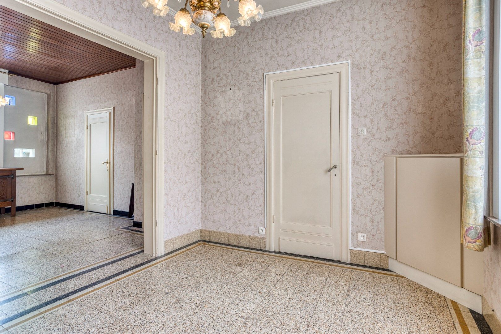 Te renoveren woning in hartje Lauwe! foto 4