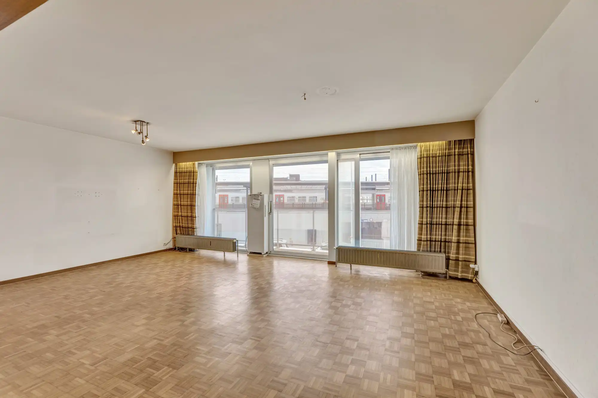 Ruim appartement aan het treinstation te Denderleeuw foto 3