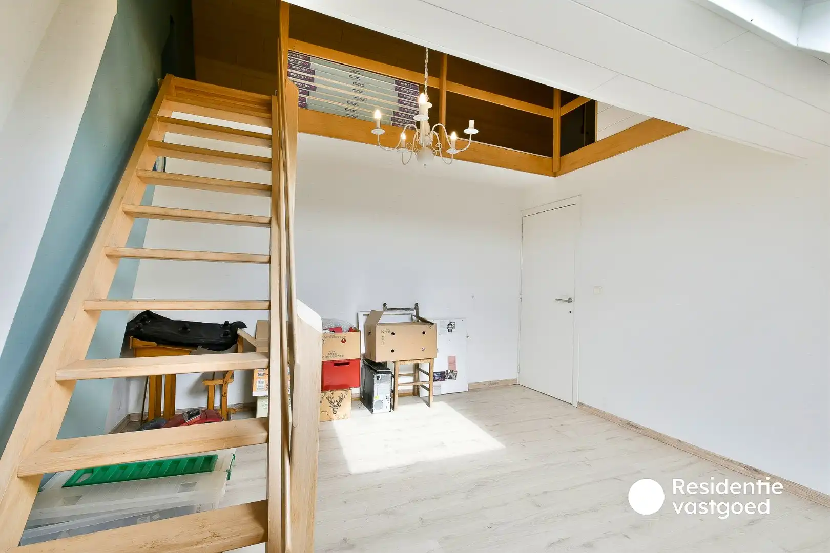 Ruime en instapklare villa met 4 slaapkamers, garage, tuin en 2 terrassen foto 20