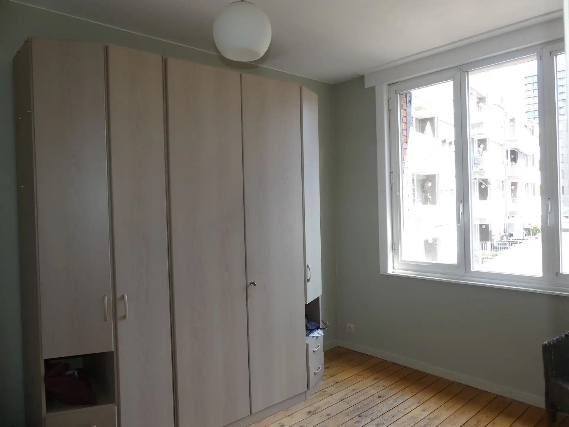 Handelshuis met appartement te koop in het centrum van Wilrijk. foto 8