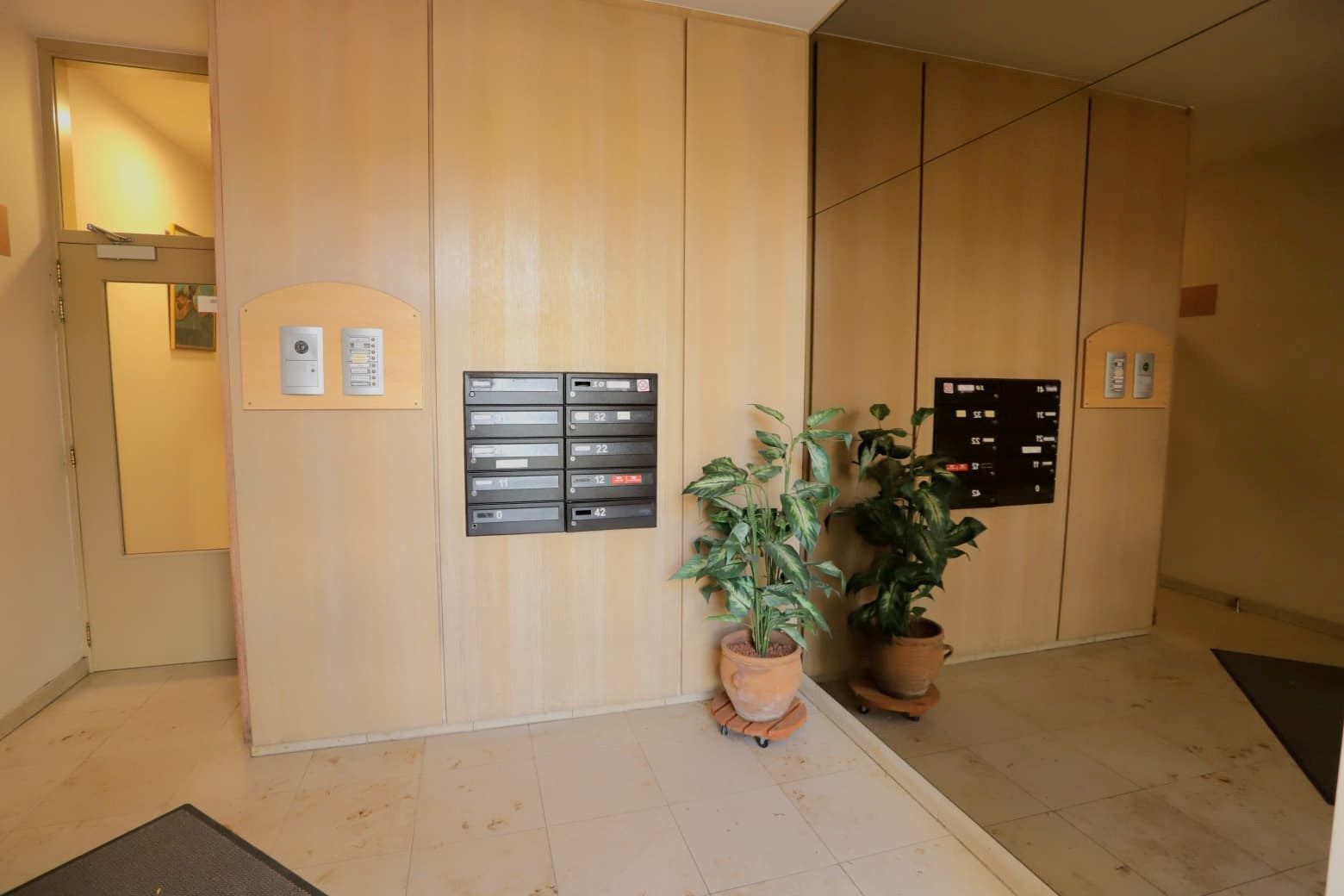 Appartement met 3 slaapkamers & lichtrijke woonkamer in centrum Genk foto 3