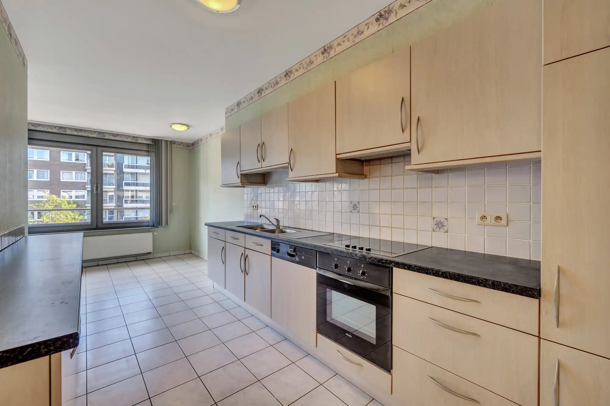 Ruim appartement met ruime garage en twee terrassen foto 7