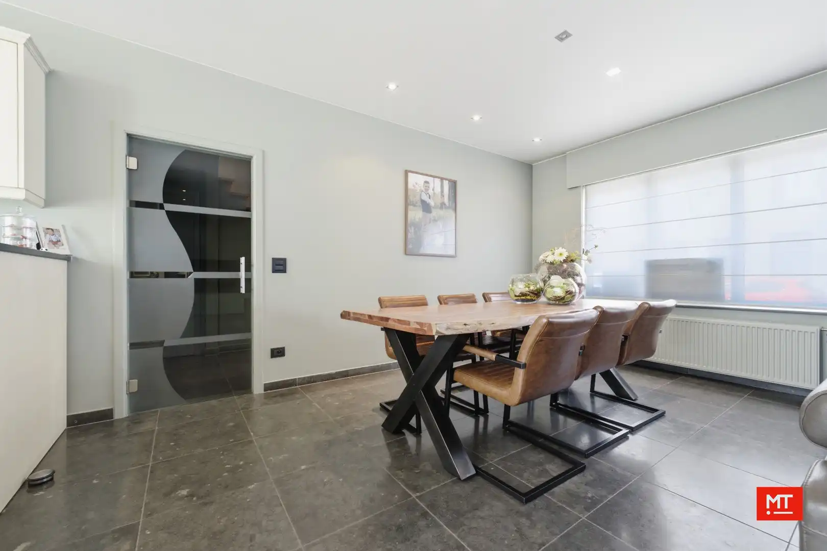Ruime, instapklare woning met loods in het centrum van Wervik foto 11