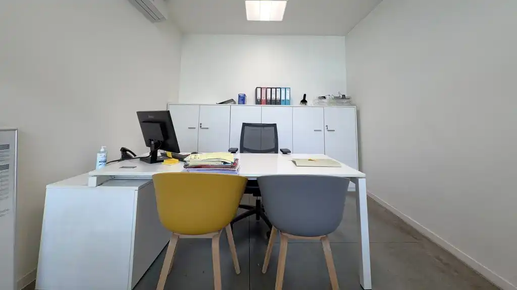 Showroom met magazijn te huur aan het Handelsdok in Gent foto 17