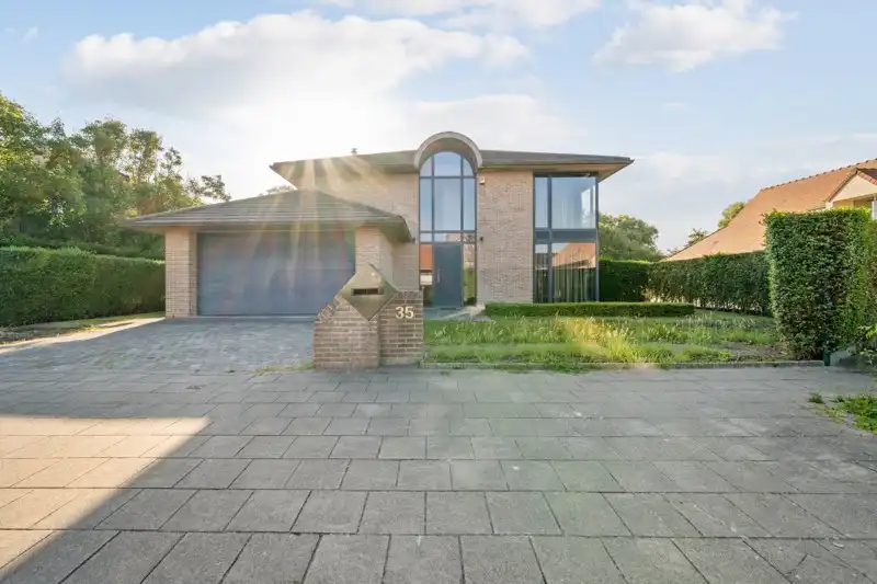 Ruime villa met zwembad  foto 2