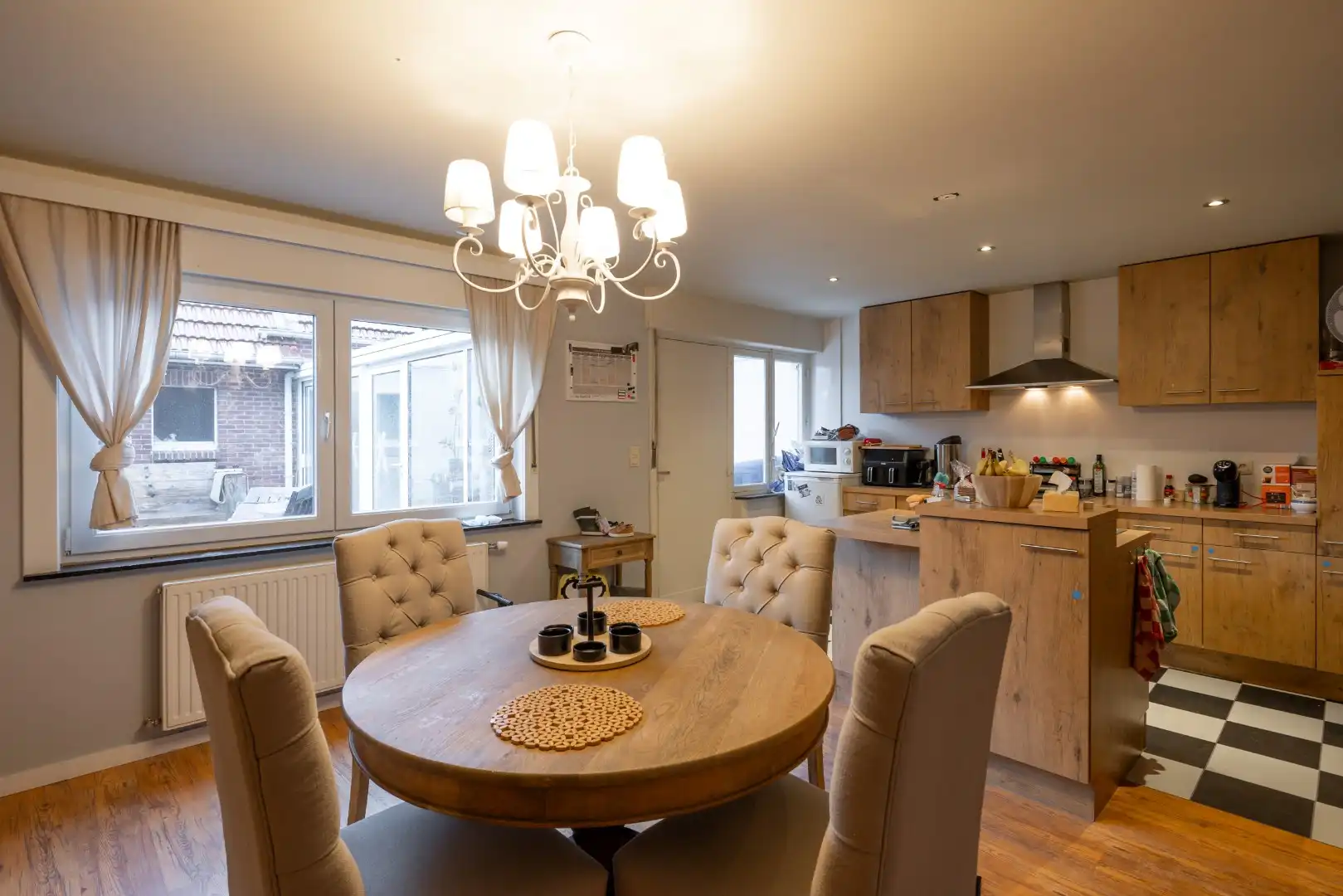 Knappe instapklare woning te koop in Peer! foto 4