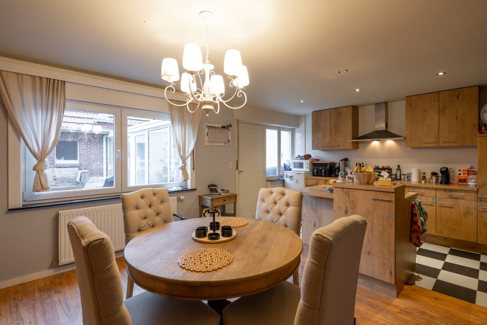 Knappe instapklare woning te koop in Peer! foto 4