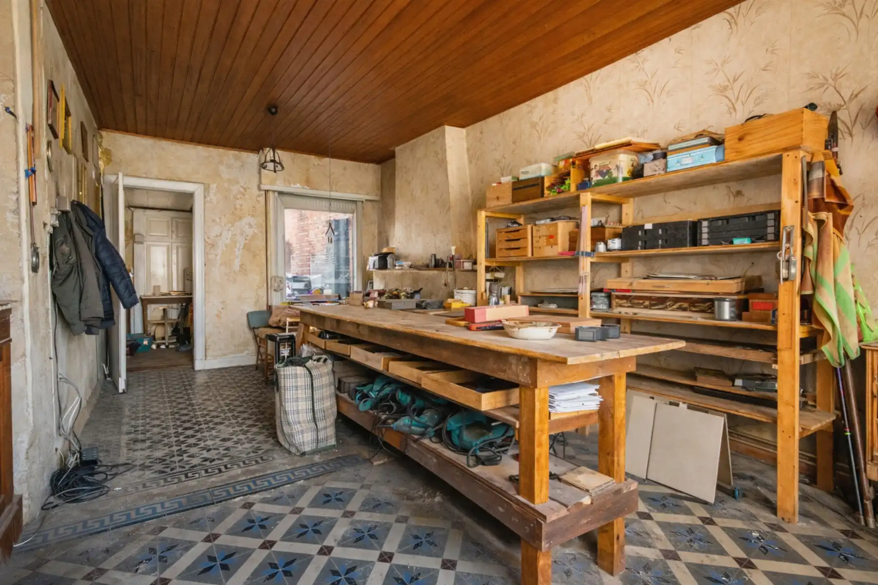 Te renoveren rijwoning met 3 à 4 slaapkamers en ruime tuin. foto 2