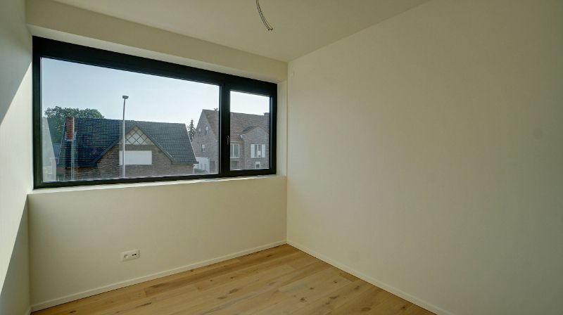 Instapklare duplex-woonst met aparte inkomhal en met privé tuintje met 2 terrassen foto 13