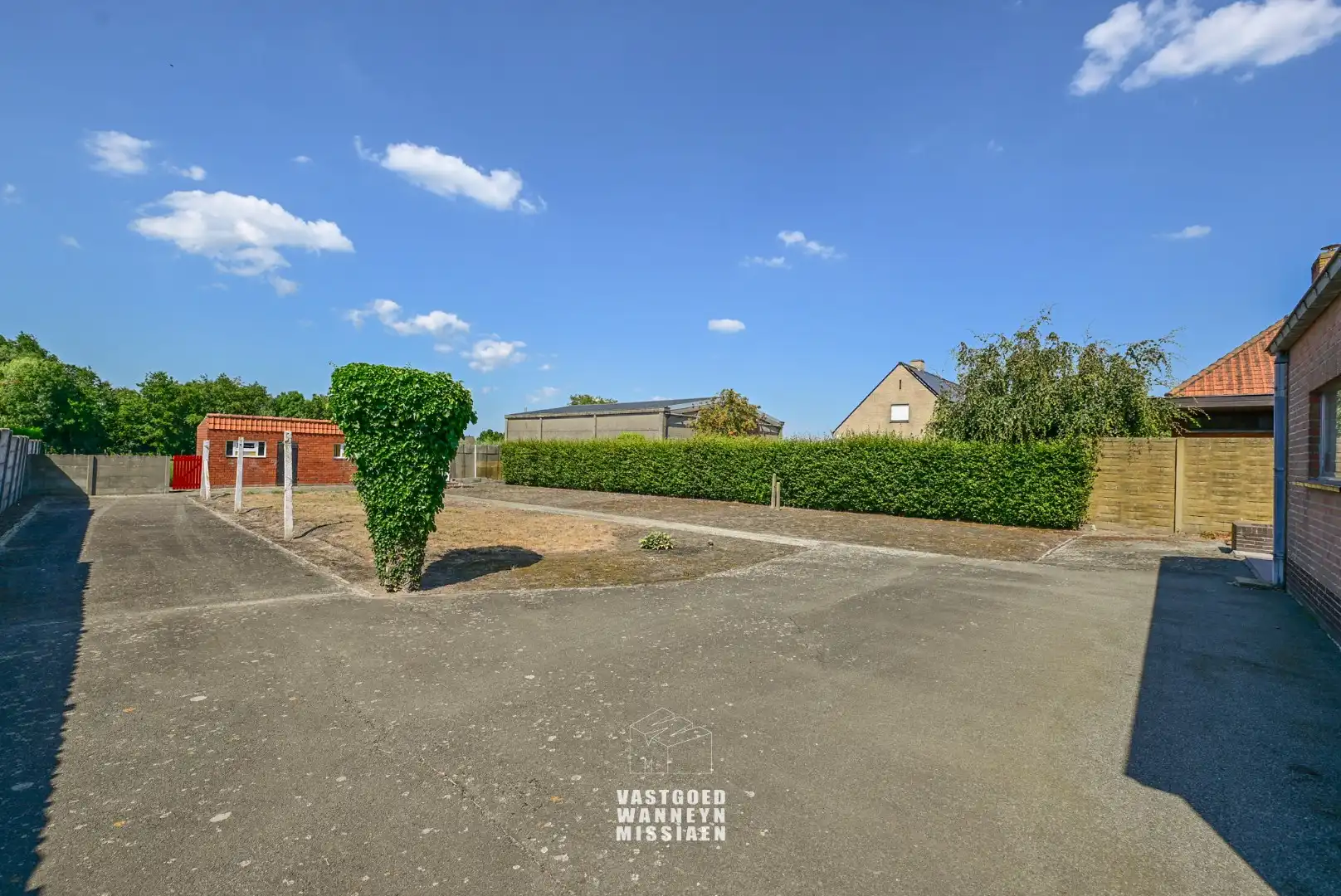 Te renoveren gelijkvloerse woning met  3slpk, garage, tuin op 1290m2 foto 26
