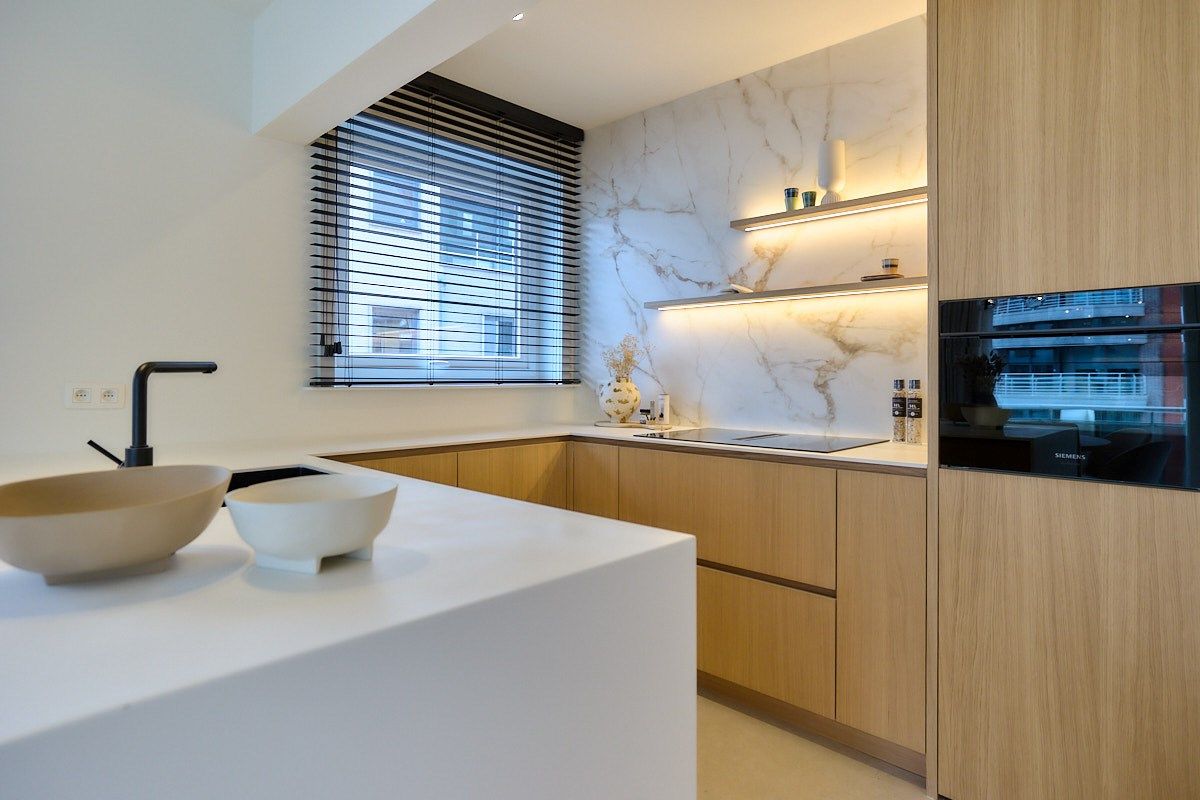 Luxueus gerenoveerd hoekappartement met 3 ruime slpks.  foto 8