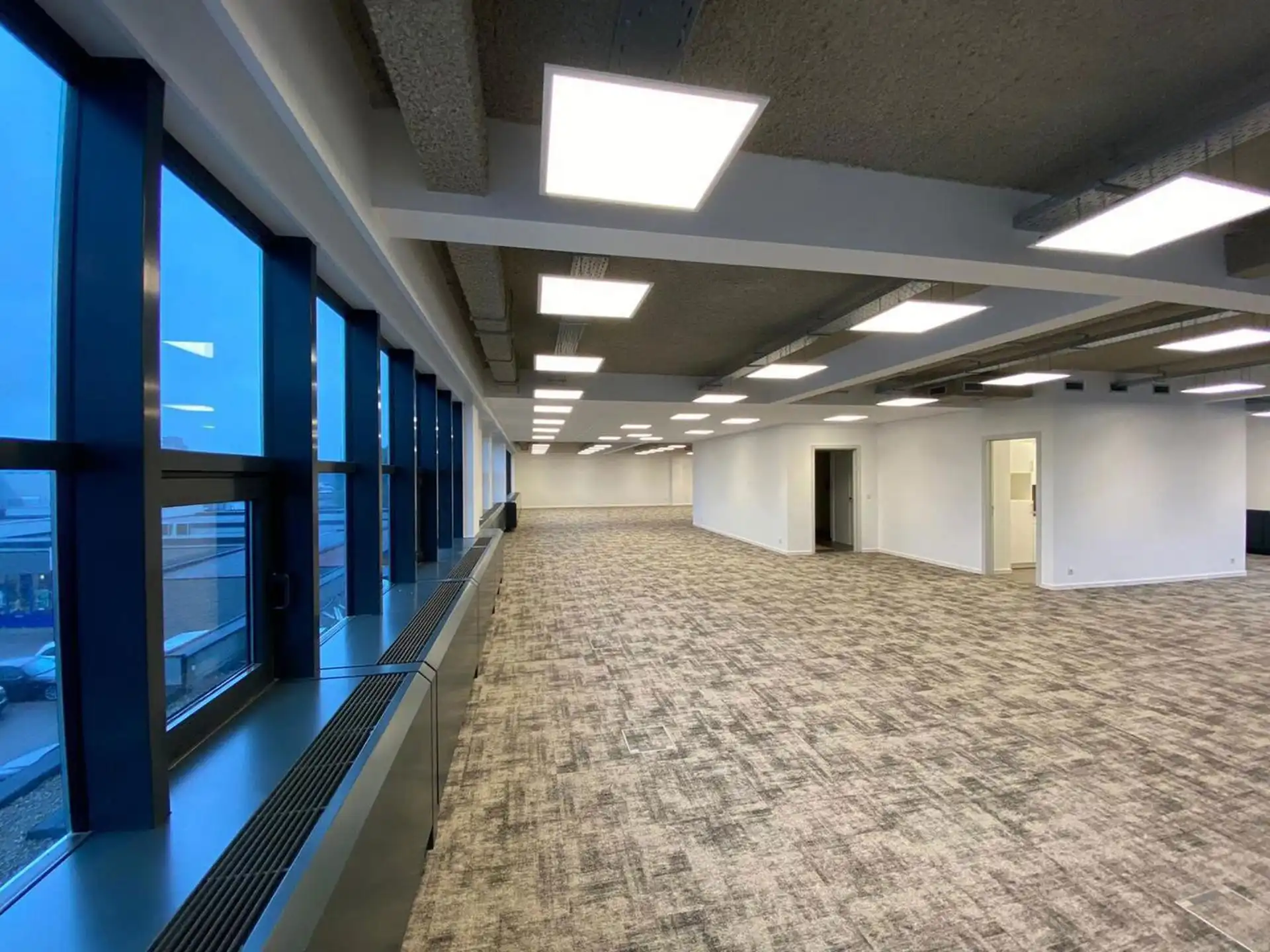 Moderne en strategisch gelegen kantoorruimte in Deurne foto 5