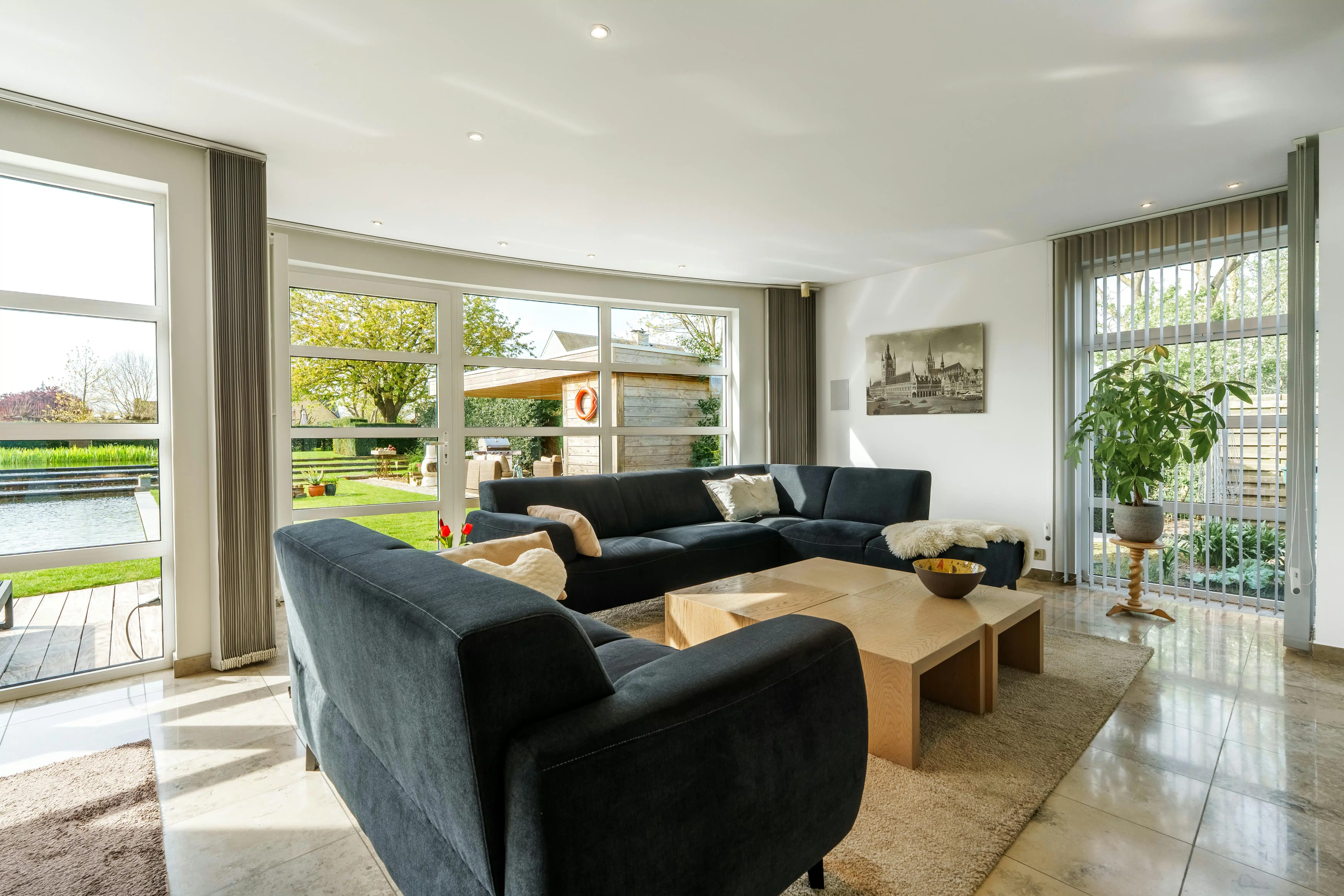 Villa op 2300 m² en vier slaapkamers te koop in Kortrijk! foto 10