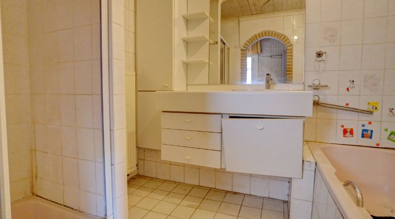 Te renoveren woonhuis van 140m² in half-open-bebouwing met tuin op 3 are 53 ca foto 10