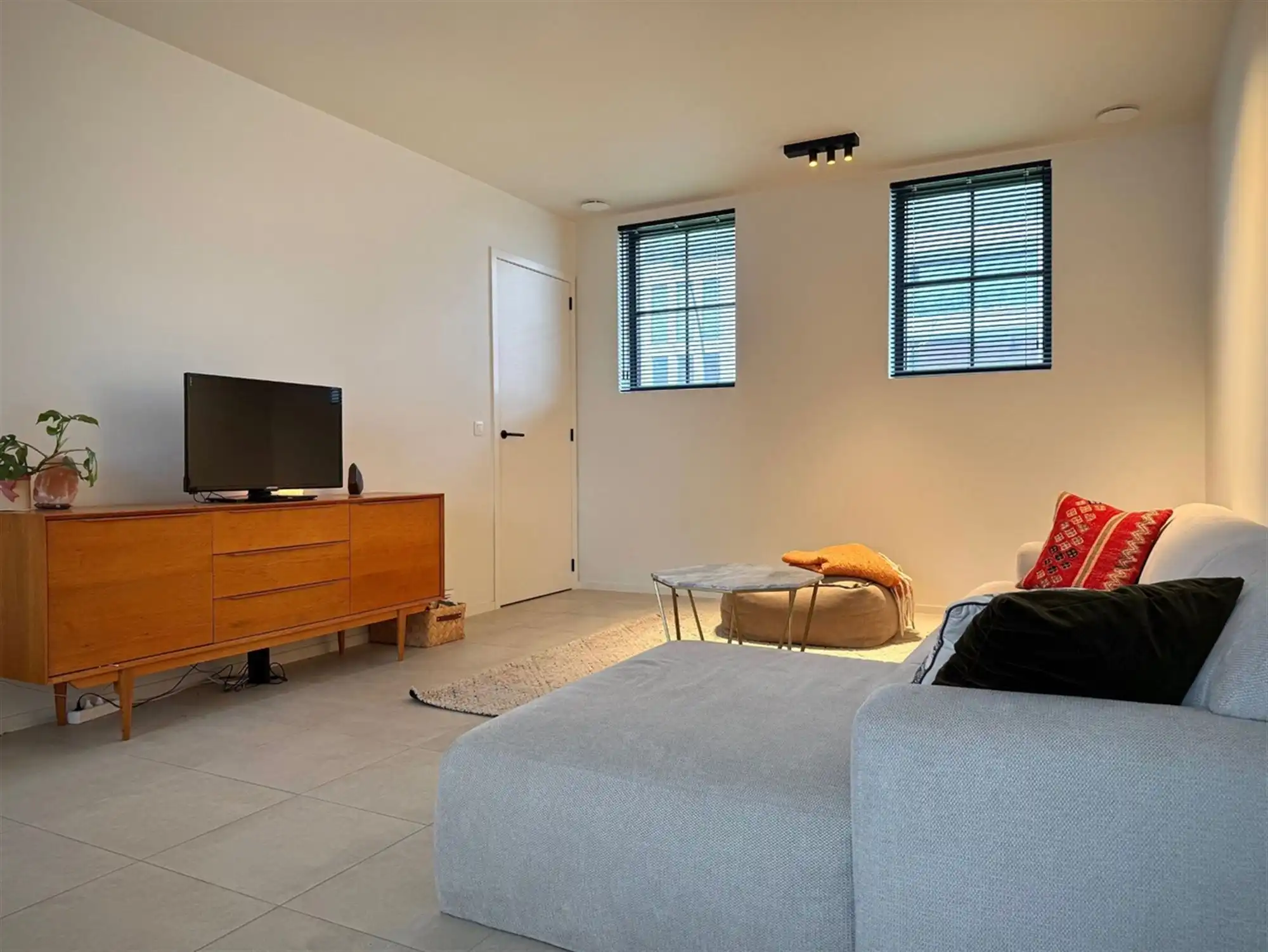 Instapklare DORPSWONING met 3 SLAAPKAMERS, TUIN/TERRAS, CARPORT & grote KELDER foto 5