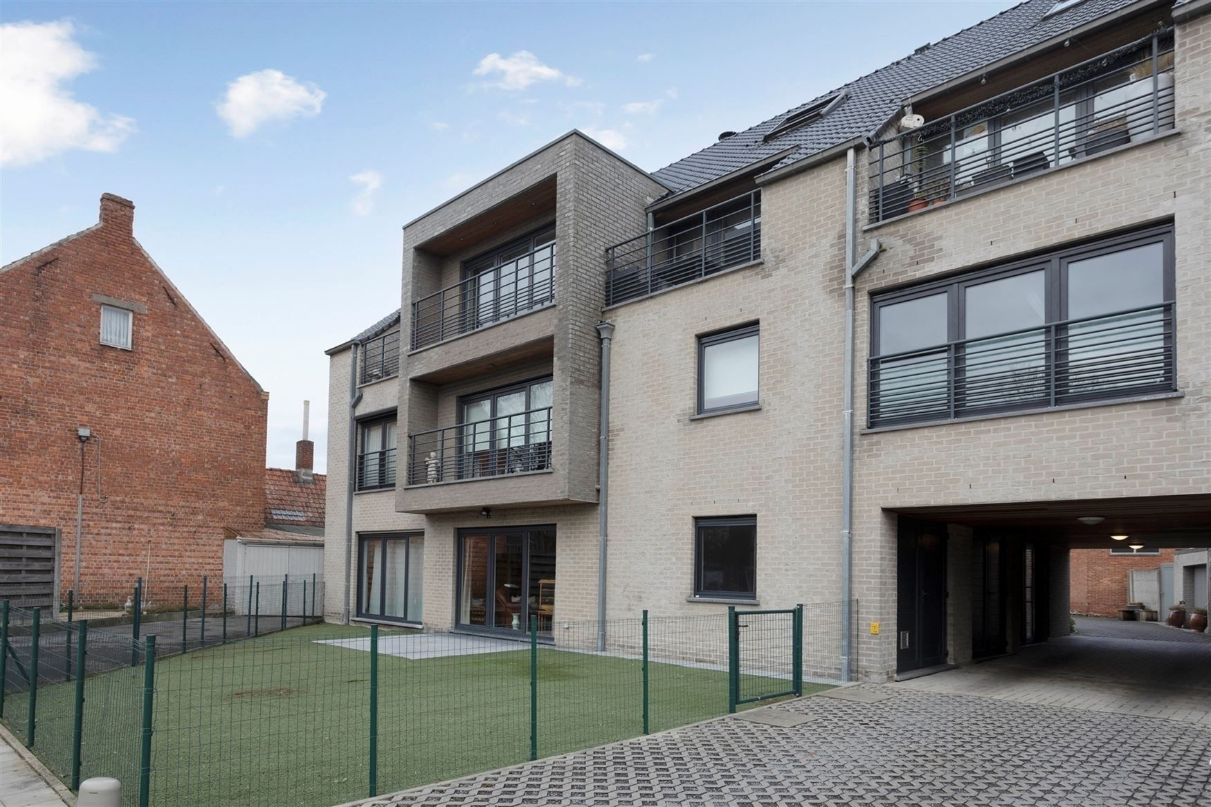 Appartement met tuin en privatieve autostaanplaats foto 12