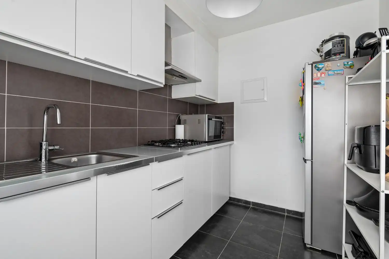 Instapklaar appartement op de 1ste verdieping met 2 slaapkamers en berging te Mortsel! foto 5