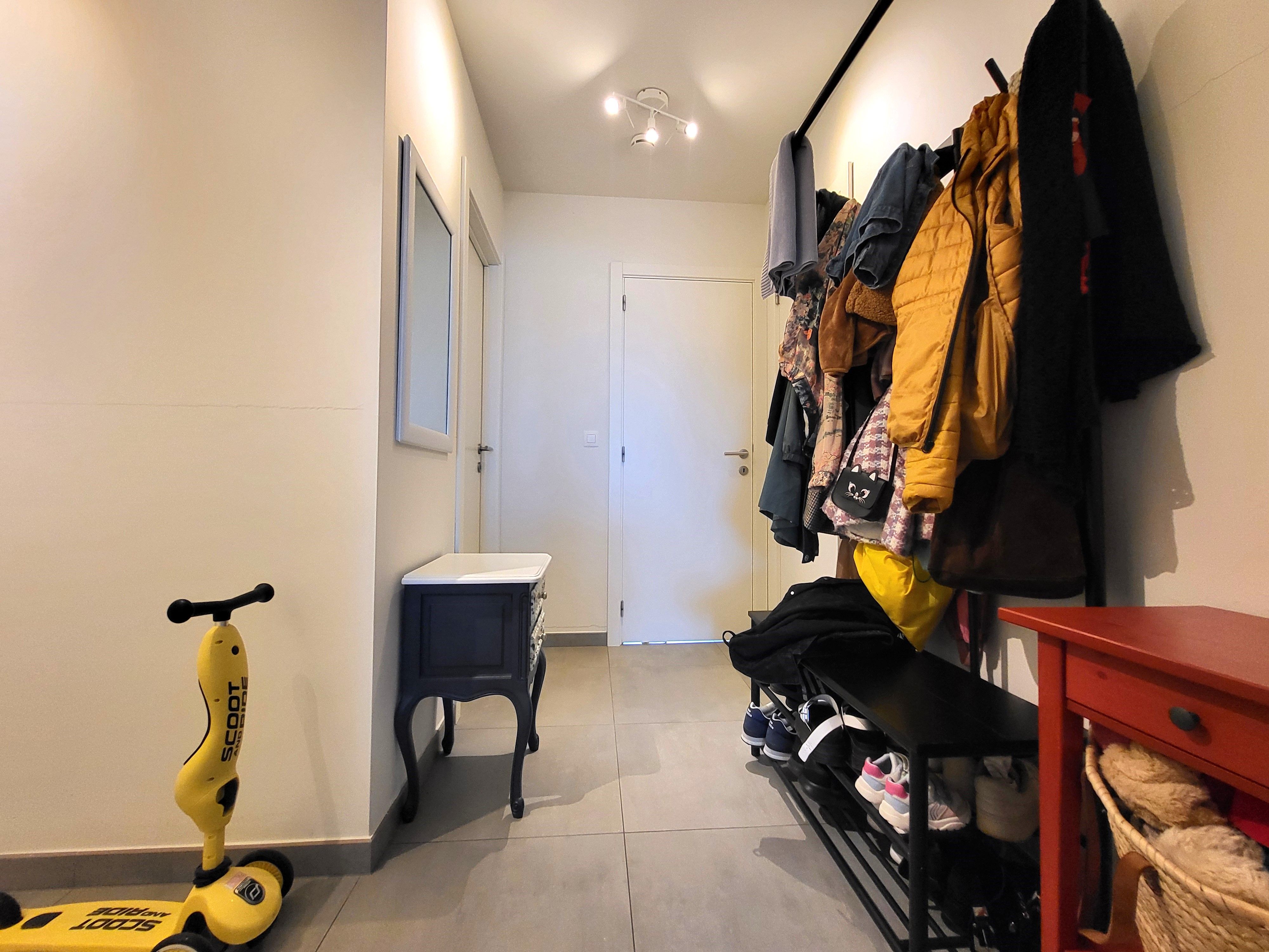 Prachtig appartement 81m² van 2017 met ruim terras en autostaanplaats, veel lichtinval!  foto 2