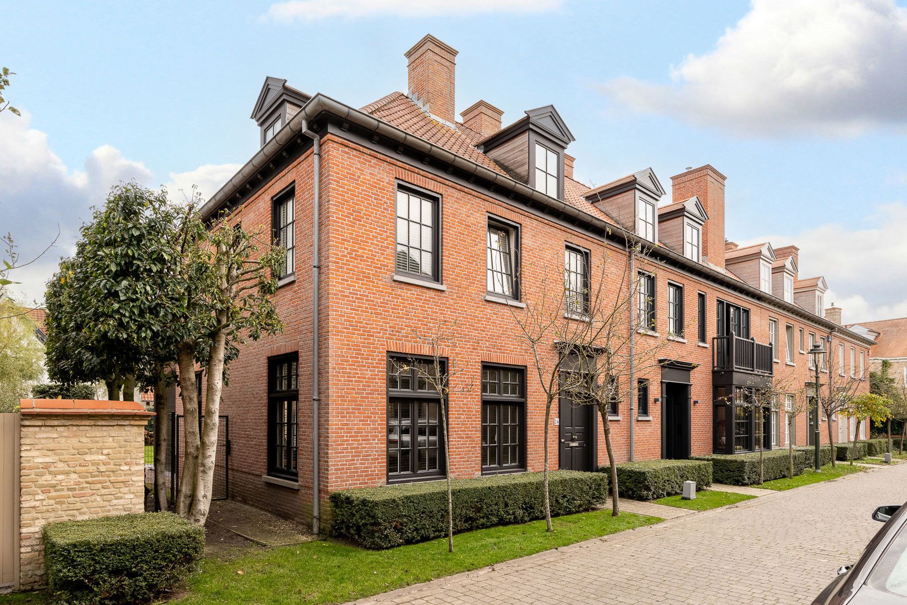 Instapklare , gemeubelde woning gelegen in Oud-Knokke vlakbij de groentenmarkt foto {{pictureIndex}}