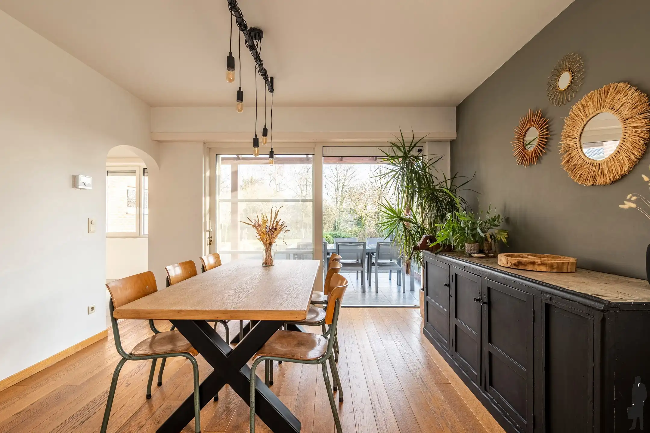 Vrijstaande woning op een ruim perceel van ca. 1.300 m² in hartje Loenhout! foto 11