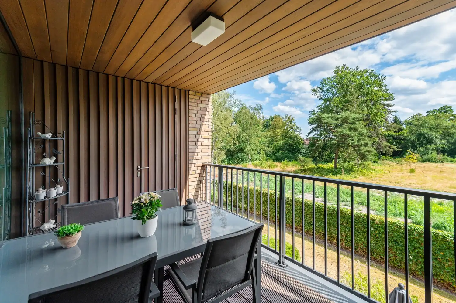 Recent appartement met 2 slaapkamers, overdekte terrassen en gemeenschappelijke tuin foto 9