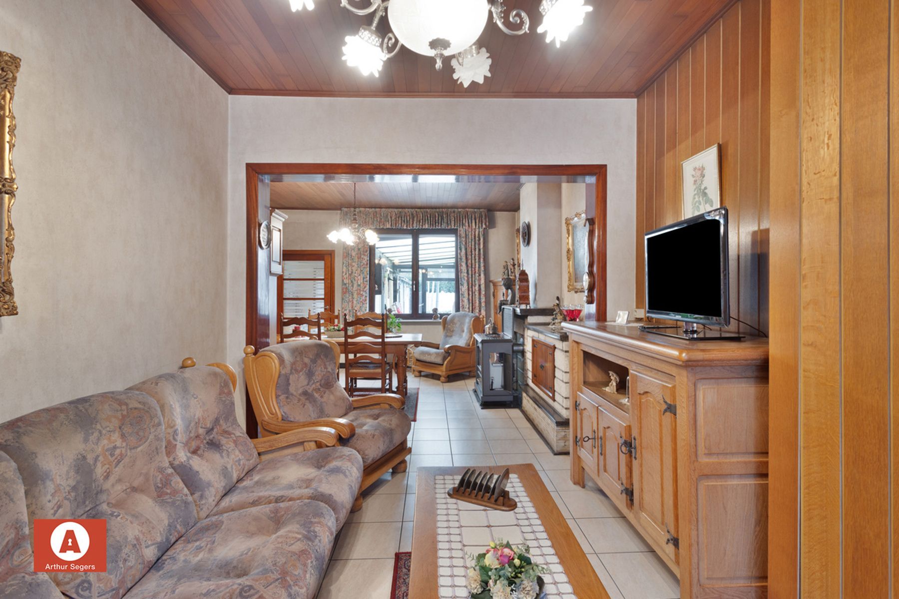 !!! IN OPTIE !!! Te renoveren woning nabij centrum Buggenhout foto 5