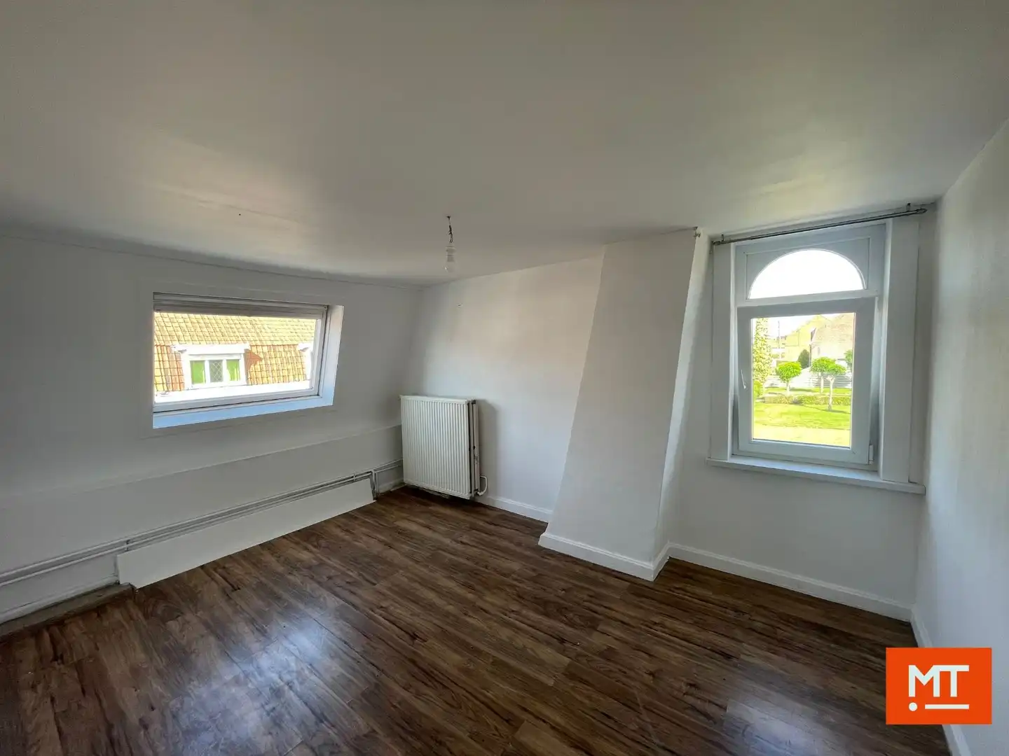 Alleenstaande woning te huur met 3 slaapkamers, 2 garages en tuin te Kruiseke foto 13