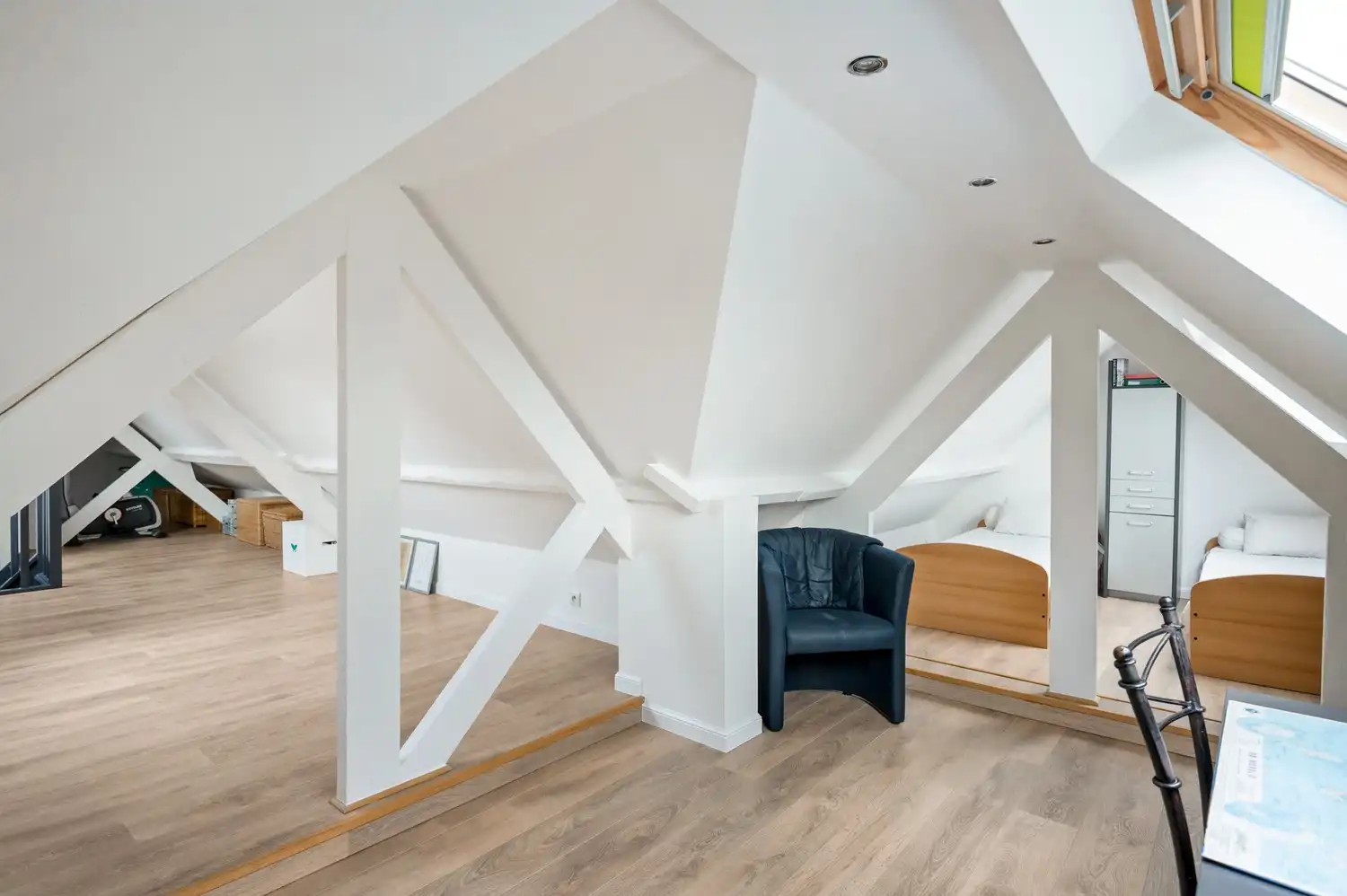 Instapklare laagbouwwoning met zonnige tuin in rustige straat te Hoevenen foto 13