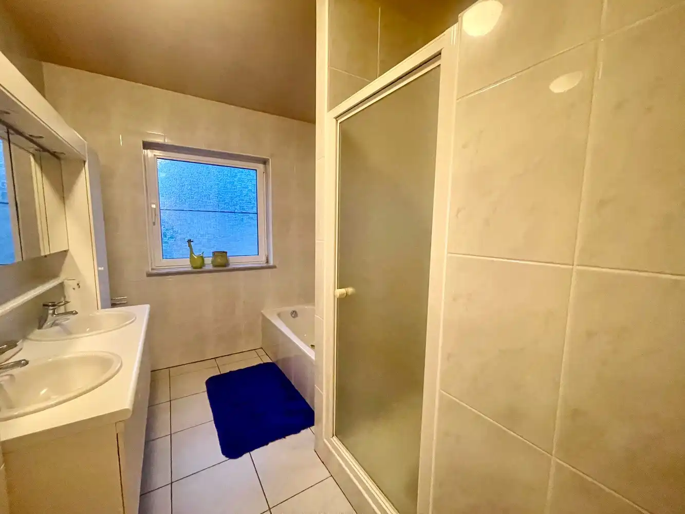 Gunstig gelegen woning met groot terras/tuin + een inpandige én een aparte garage foto 25