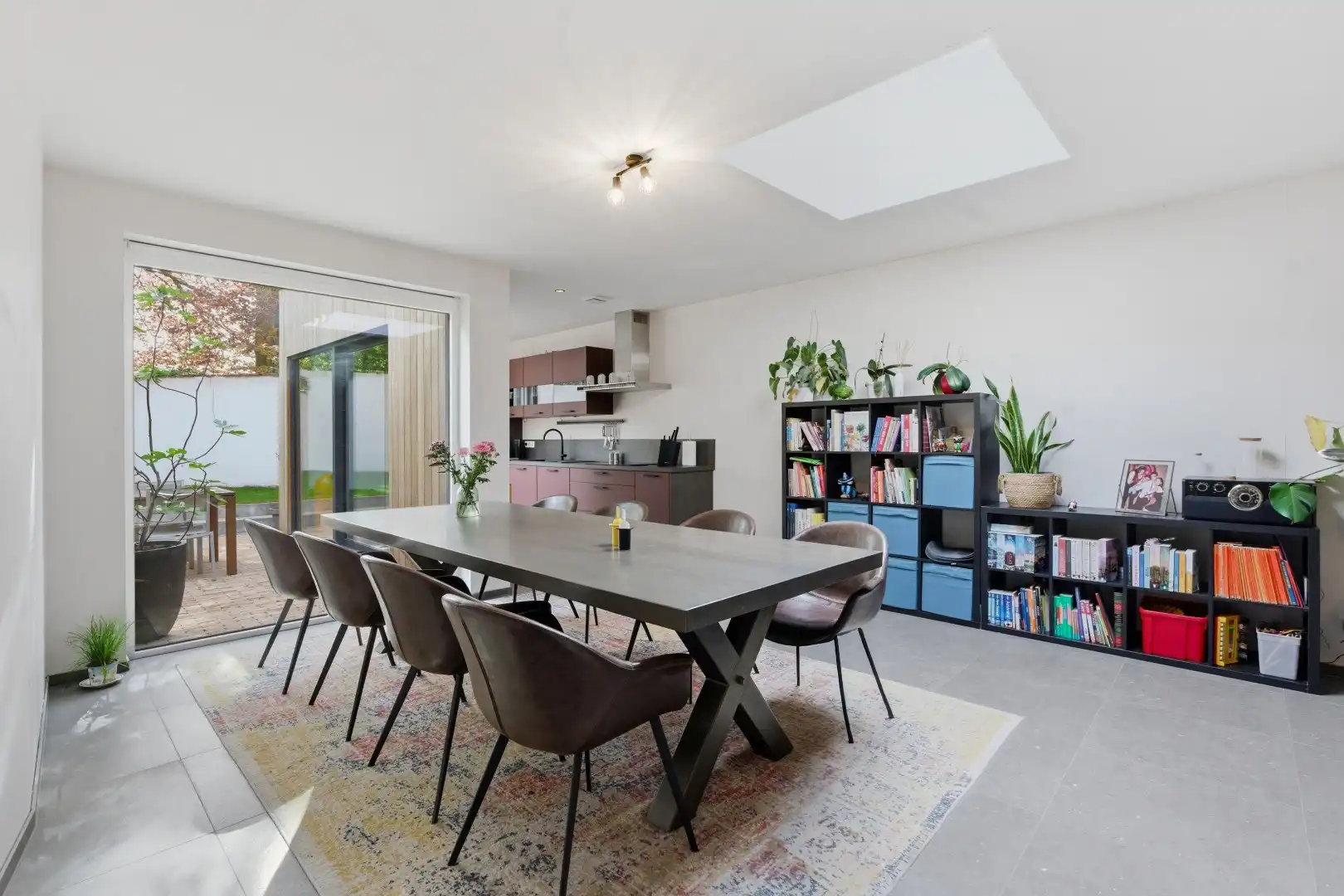 Exclusief gerenoveerde herenwoning met 4 slaapkamers, 2 badkamers en een adembenemende stadstuin. foto 13