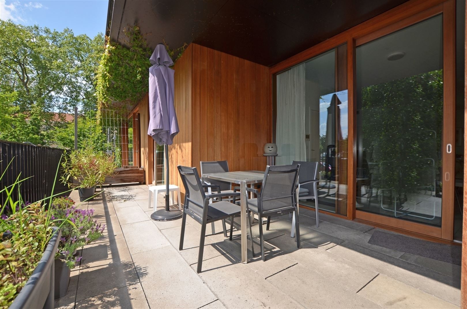 Investeringspand: verhuurde serviceflat in ‘Clarenhof’ foto {{pictureIndex}}