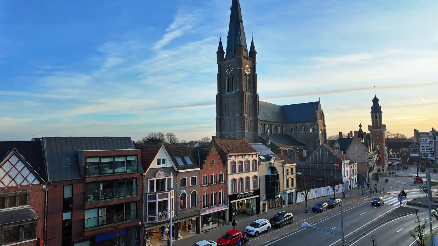 Lichtrijk appartement met panoramisch uitzicht op de Markt van Eeklo! foto 13