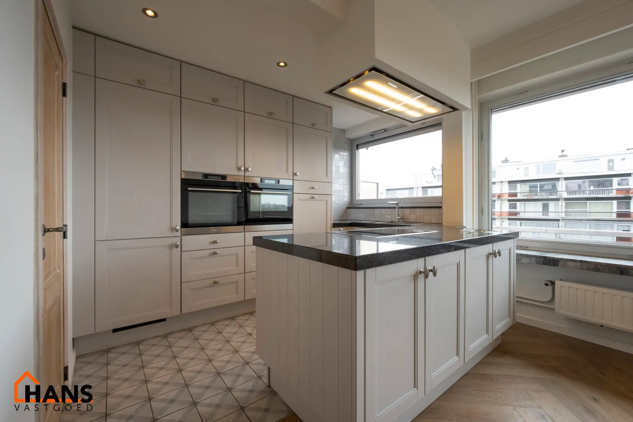 Instapklaar appartement met garagebox. foto 2