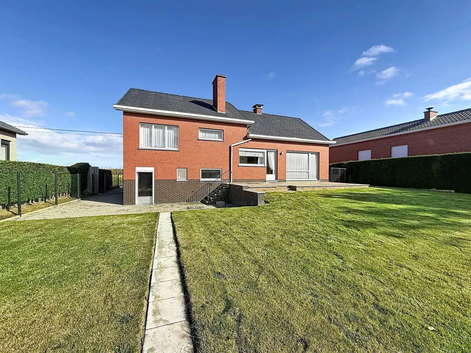 Op te frissen bungalow met garage, 3 slpks, opp 16a 17ca foto 3