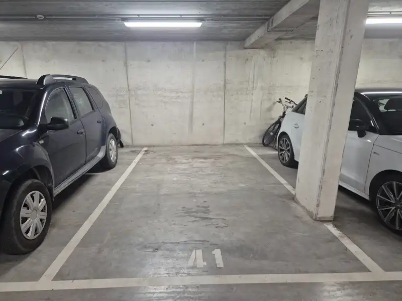 APPARTEMENT MET TERRAS EN AUTOSTAANPLAATS TE HUUR IN MOERBEKE foto 11