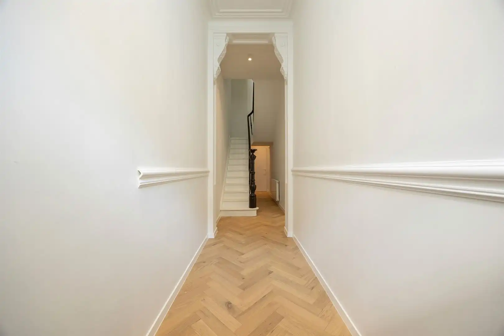 Luxueuze gerenoveerde herenwoning op toplocatie foto 2