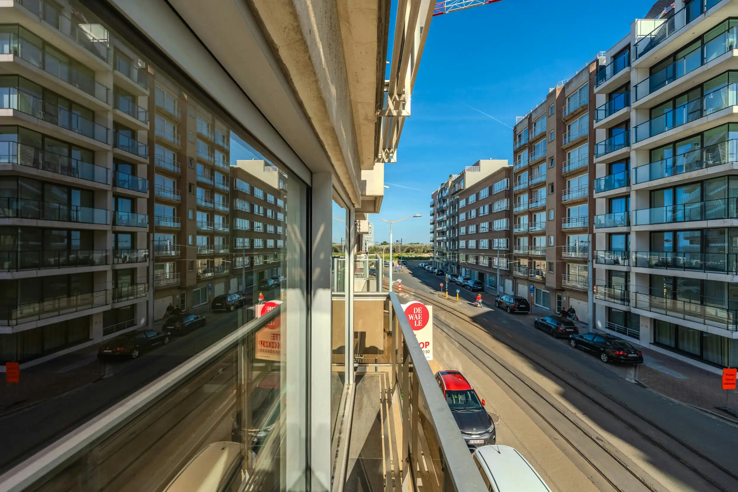 Centraal gelegen 2 slaapkamer appartement vlakbij de Zeedijk foto 3
