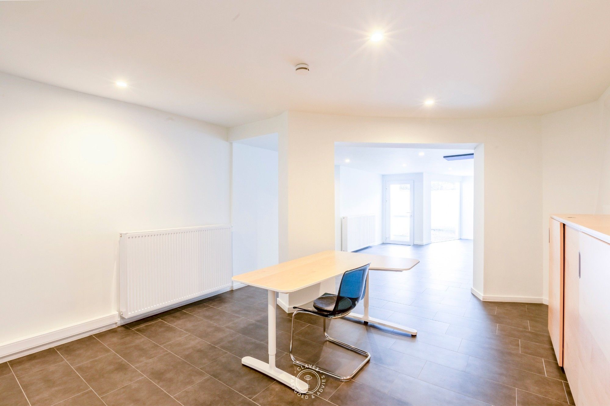 Totaal gerenoveerd handelspand met wachtruimte en buitenruimte – instapklaar kantoor of praktijk in de Stationsstraat foto 6