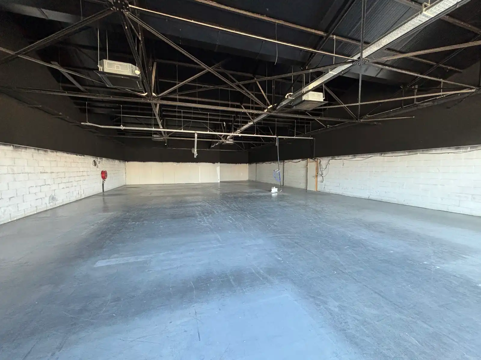 Winkelpand met showroom & magazijn te huur – Lier (1.000 m²) foto 5