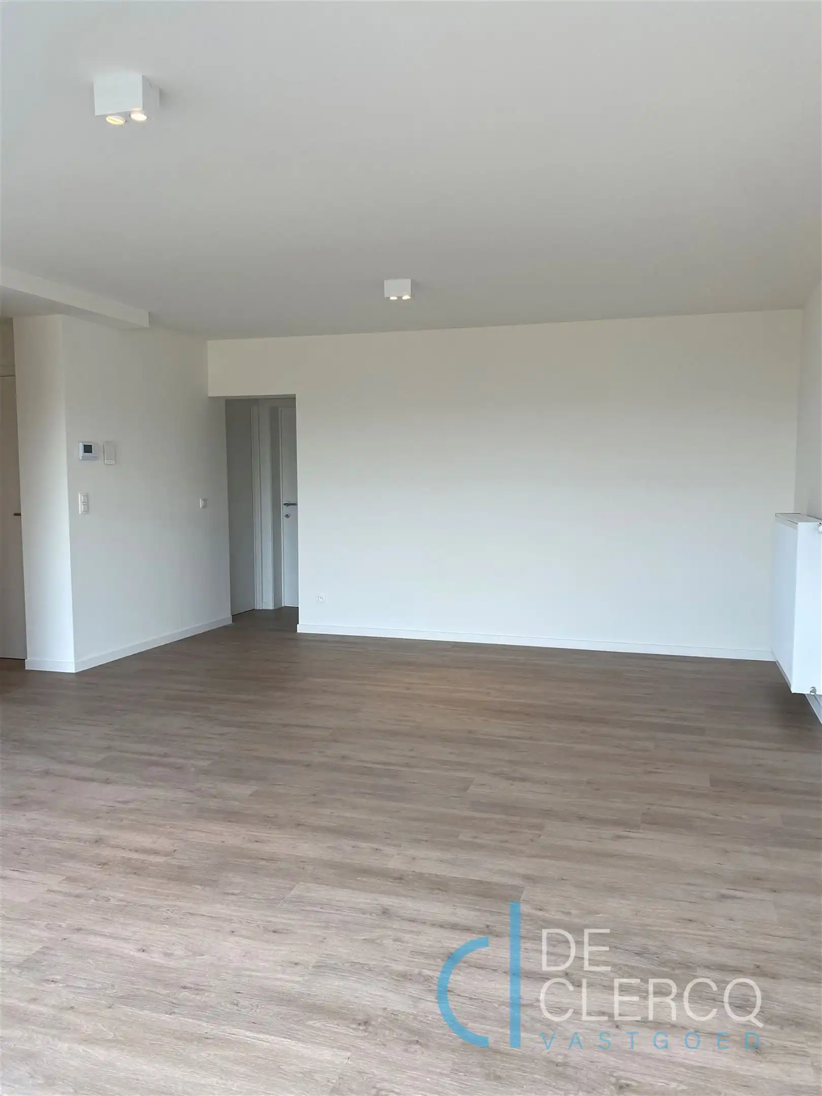 Modern gerenoveerd appartement te huur centrum Zelzate!  foto 3
