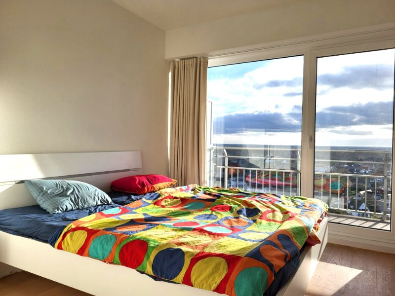 Gerenoveerd 2 slaapkamer appartement met panoramisch zeezicht te koop foto 8