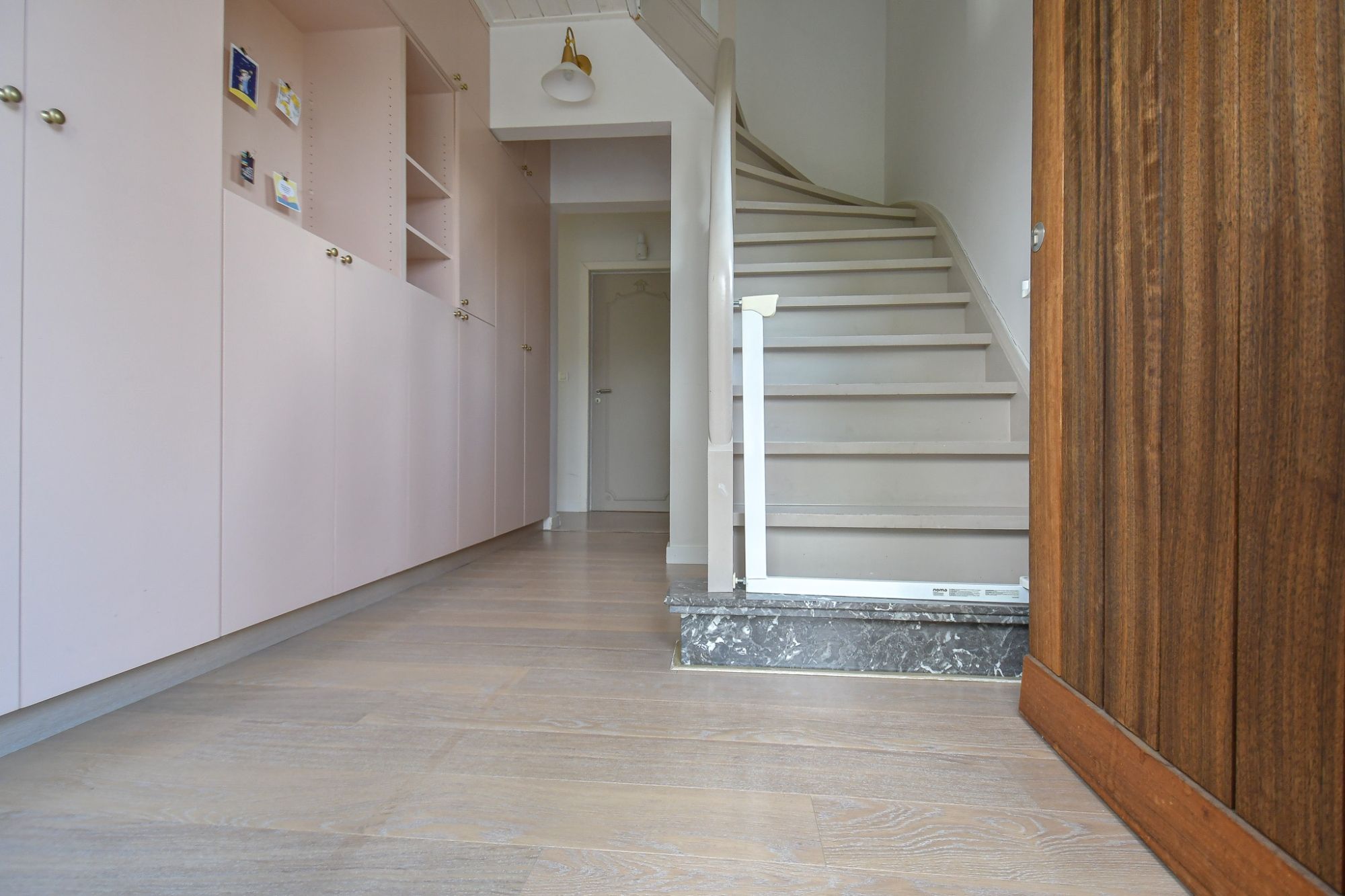 Trendy vernieuwde woning met uitbouw en grote tuin op uiterst rustige, doch centrale ligging. foto 19