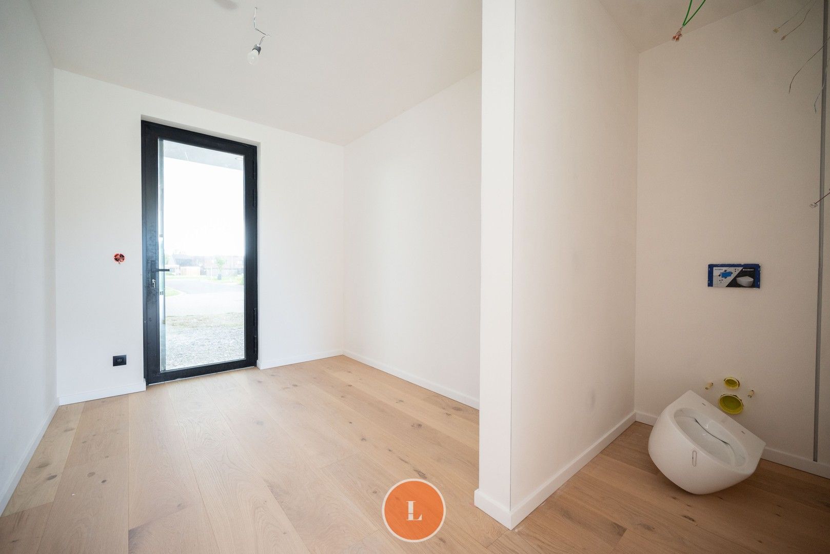 Te Koop: Luxueuze Nieuwbouwwoning in Roeselare foto 14